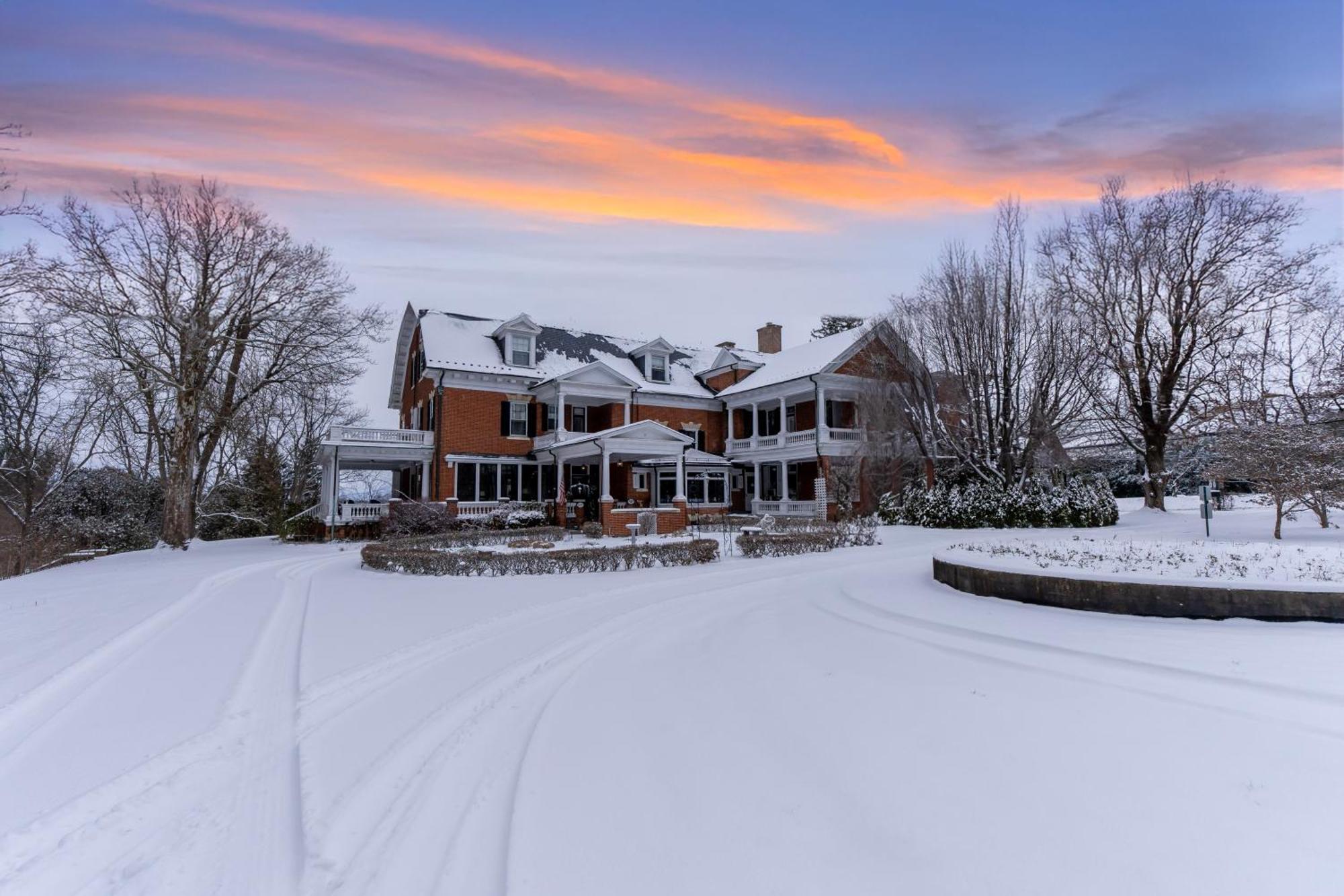 Mercersburg Inn Exterior photo